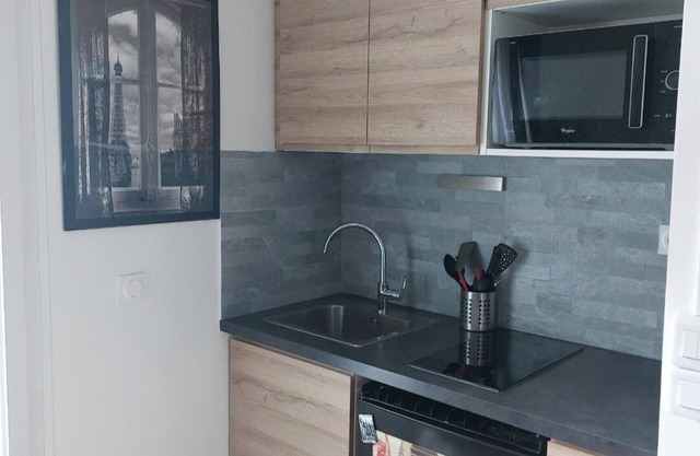 Studio Cosy Entièrement Équipé, Métro Mairie des Lilas Idéal Pour Visiter Paris