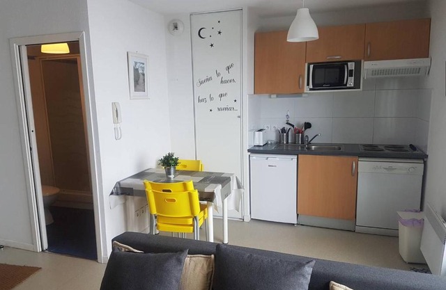 Studio cosy pour 4 pers avec kitchenette, parking et casier à skis à Arette - FR-1-602-112