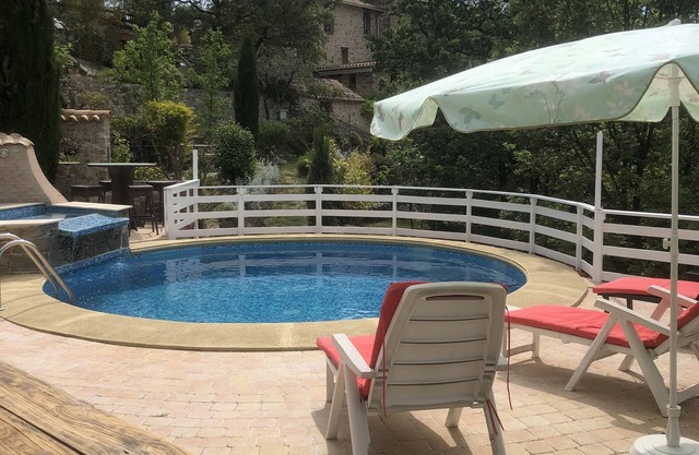 Studio en Pierre Avec Jolie Piscine