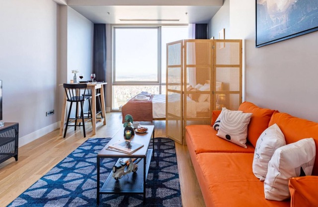 Studio Flat with Panoramic City View in Atasehir