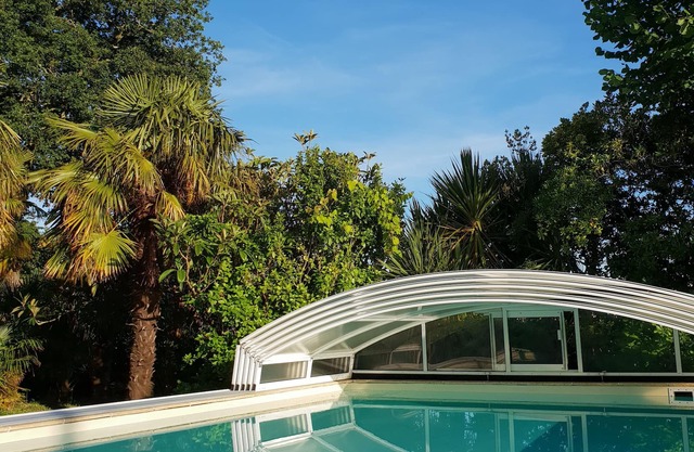 studio for 2 adults and 1 child with heated swimming pool, secure, parking
