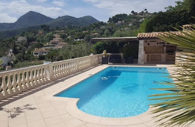 Studio "Appartement Les Oliviers" with Private Terrace, Shared Pool & Wi-Fi