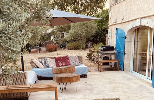 Studio 24 m2 au Coeur de Provence, Avec Terrasse Privative et Accès à la Piscine