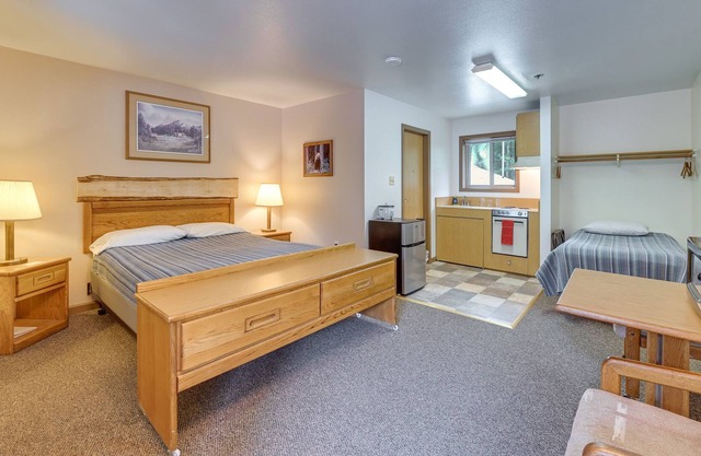 Studio in Cooper Landing < 10 Mi to Kenai Lake