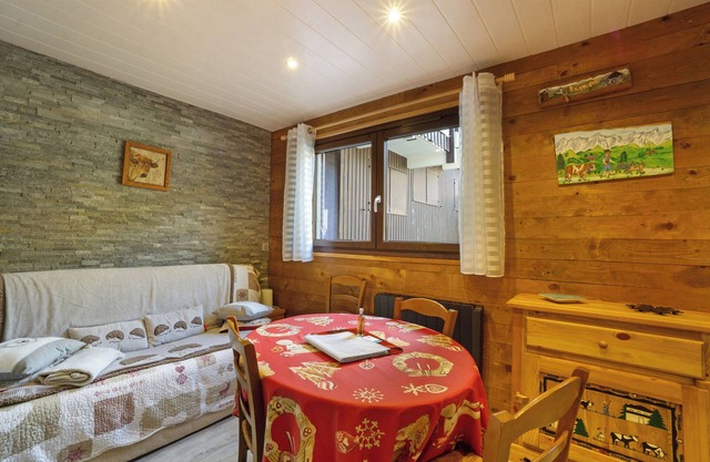 Studio 'Les Airelles 32' with Mountain View and Wi-Fi