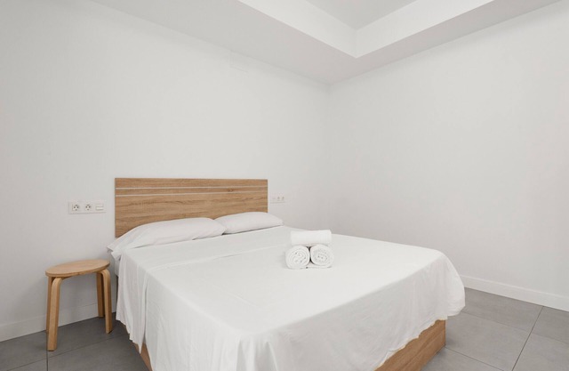 Studio 'Maria Zambrano' with Wi-Fi and Air Conditioning