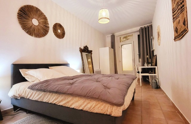 Studio near train station and Lunel town center.