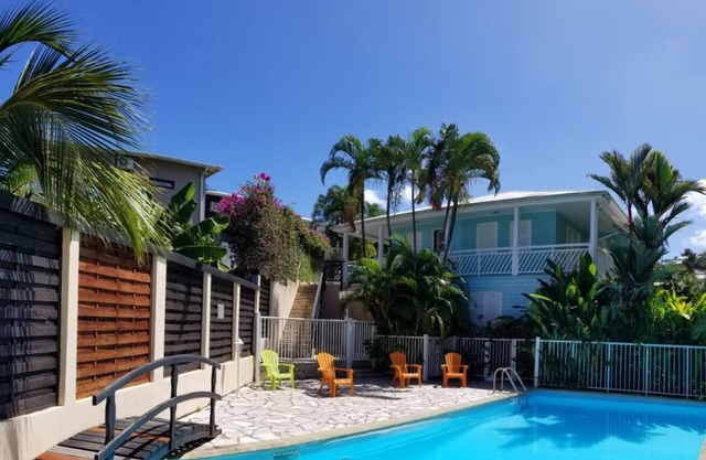 Studio Paradis Turquoise, swimming pool, 7 min from the beach, Les Trois ilets
