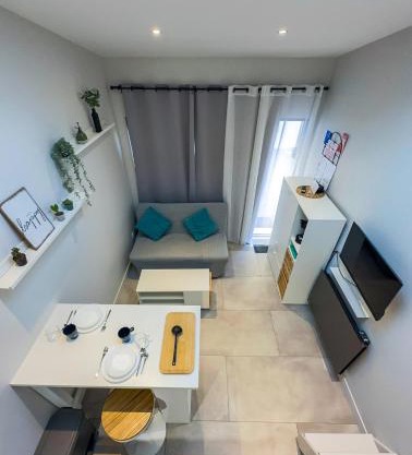 Studio - PETIT PARILLY