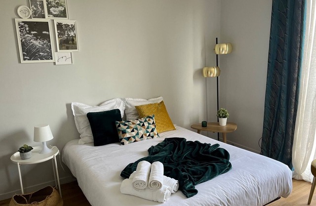 Studio Proche au Pied des Commerces de Proximité, des bus et Métro