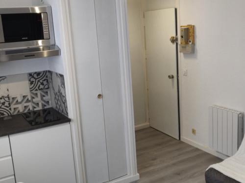 Studio rénové 3/4 places à Chamrousse, proche pistes avec équipements modernes - FR-1-340-214