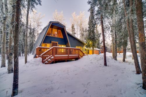 Studio Steps to Kenai River with Fire Pit!