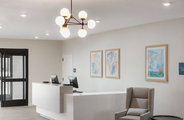 Studio Suite Minutes from many corporate offices: Honeywell,
