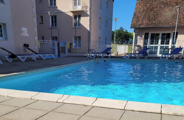 Studio Tout Équipé à 200 m de la Cure Thermale Dans Résidence Avec Piscine