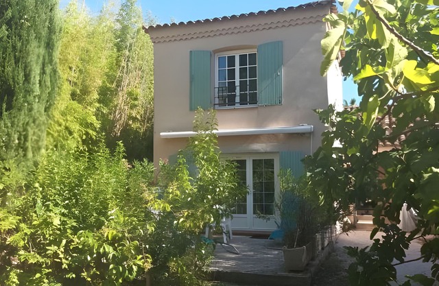 Studio 'Var Hyères Near Beach' with Shared Garden, Balcony and Air Conditioning