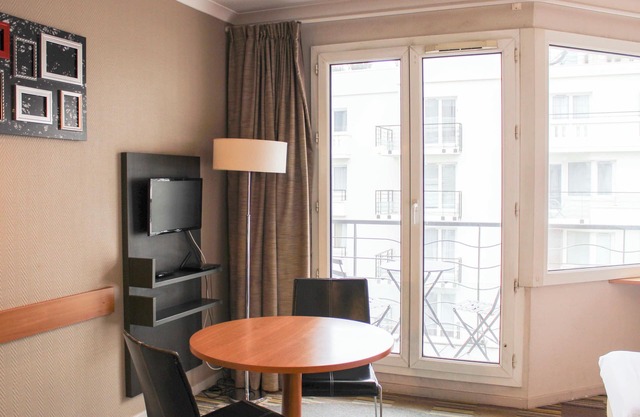 Studio With Balcony In Issy Les Moulineaux