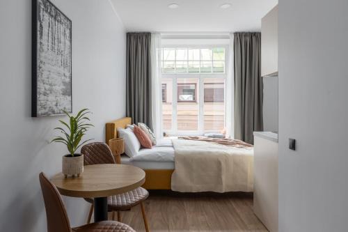 Studio with Great Old Town Location