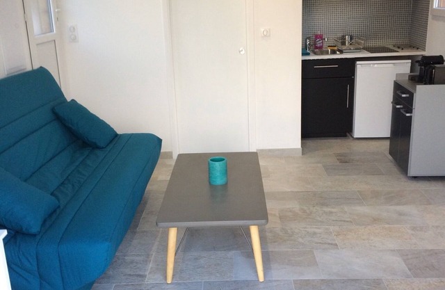 STUDIO WITH SEA VIEW TERRACE