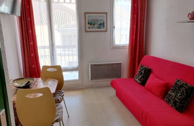Studios Curistes 4 ème étage avec Balcon, ascenceur et parking Lamalou les Bains
