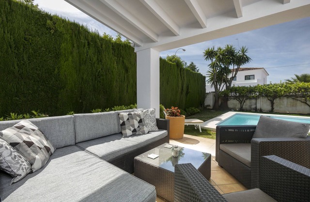 Stunning Spanish 3 bed villa, 2 minutes from the beach!