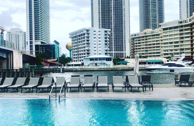 Stunning 1 Bedroom Bay Front Apt w Breathless View Miami 1909A