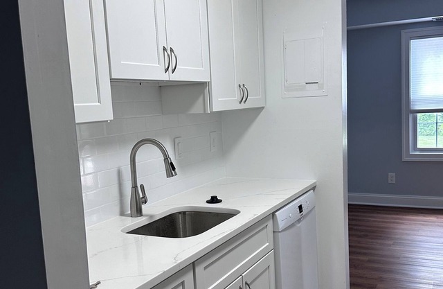 Stunning 1-Bed Condo: New Upgrades, Sunset Balcony, & Amenities Galore!