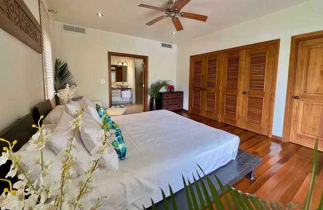 Stunning 1 Bedroom Hideaway Palm /Garden View