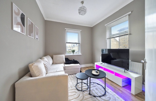 Stunning 2-Bedroom, Located In West London