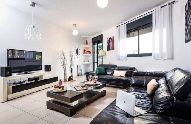 Stunning 2BR Apt with Balcony by Sea N' Rent