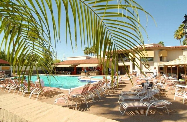 Stunning 2BR Condo with Hot Tub in Camelback Resort