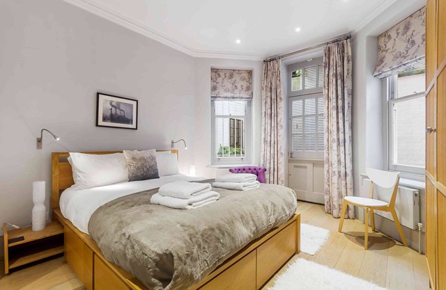 Stunning 3 bed flat in the heart of Chelsea