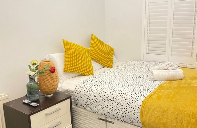 Stunning 5-Bed House in Erith, Greater London
