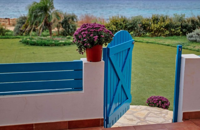 Stunning 5-bedroom Sea Front Villa with Private Pool