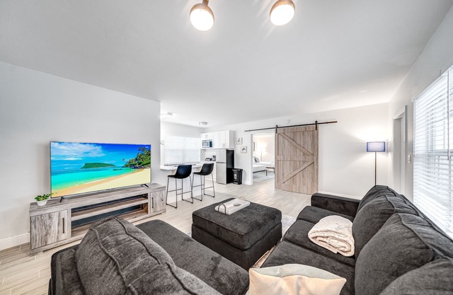 Stunning Beach Unit! Walk To Beach & Shops!
