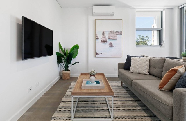 Stunning bright and airy new apartment in Bondi