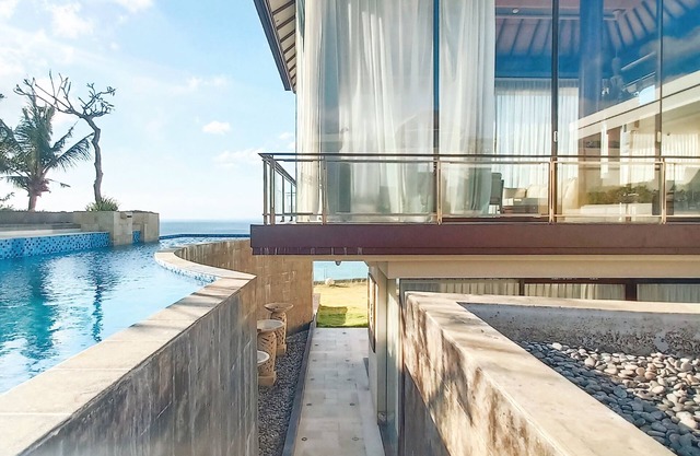 Stunning Cliff Villa in Kubu