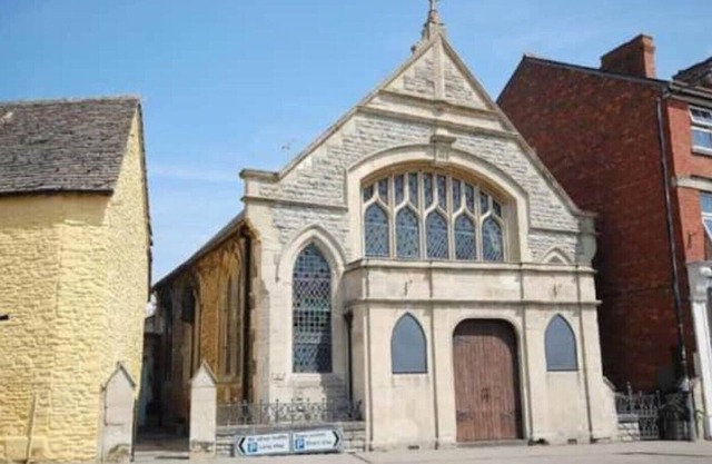 Stunning Cotswolds Chapel - Sleeps 10+