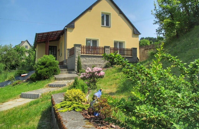 Stunning private villa for 12 guests with WIFI, private pool, terrace and pets allowed