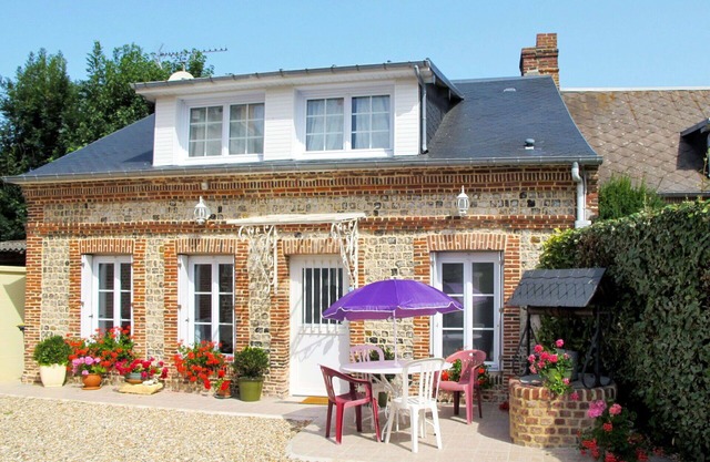 Stunning private villa for 4 people with TV and parking