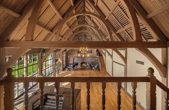 Stunning High Bank 3 BDRM w/Ballroom on the Salish Sea