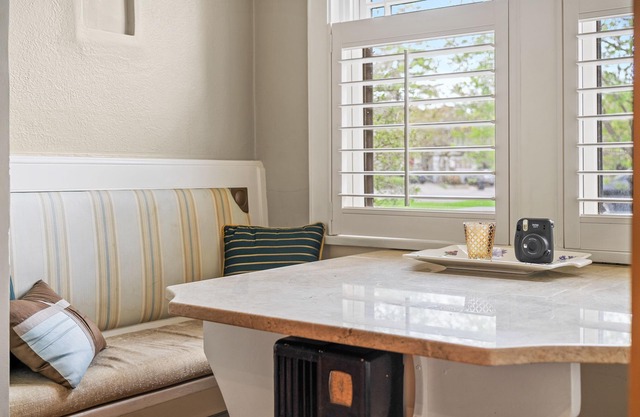 Stunning Historical Landmark in Elbow Park