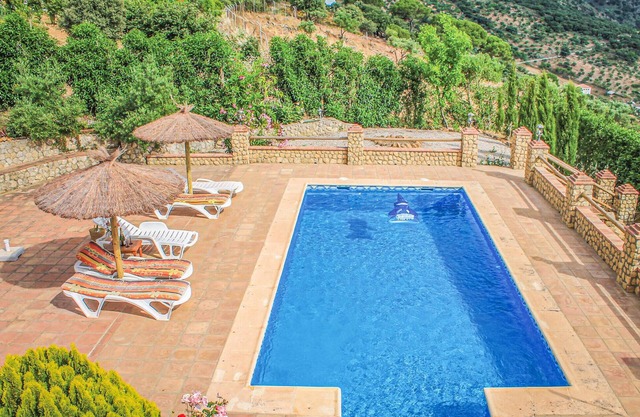 Stunning home in El Gastor with WiFi