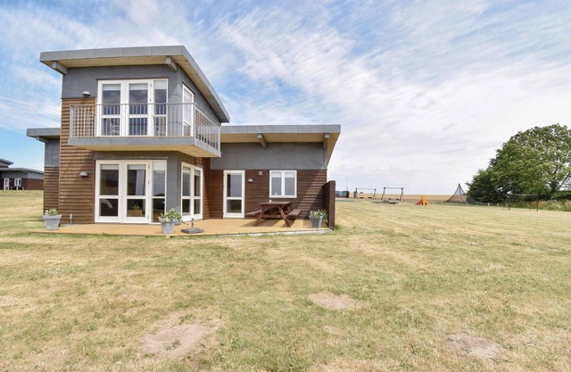 Stunning home in Faaborg with WiFi