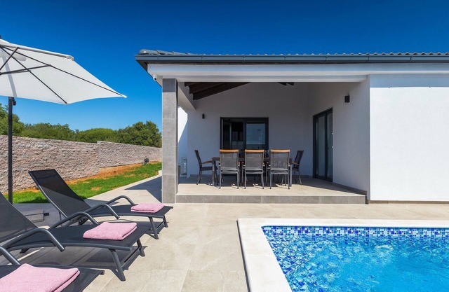 Stunning home in Pula