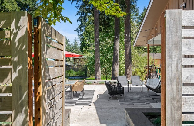 Stunning MCM in Lacey Sleeps 8+AC