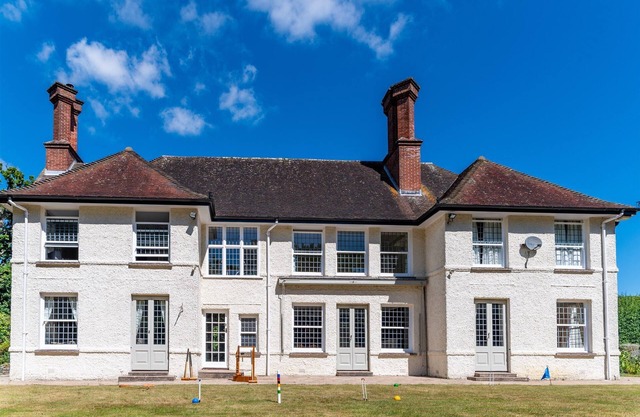 *Stunning New Forest Property*