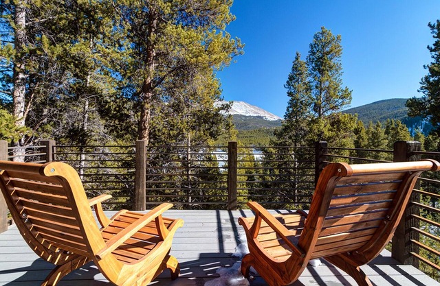 Stunning newly remodeled private home only 1 mile from downtown Breckenridge! Th