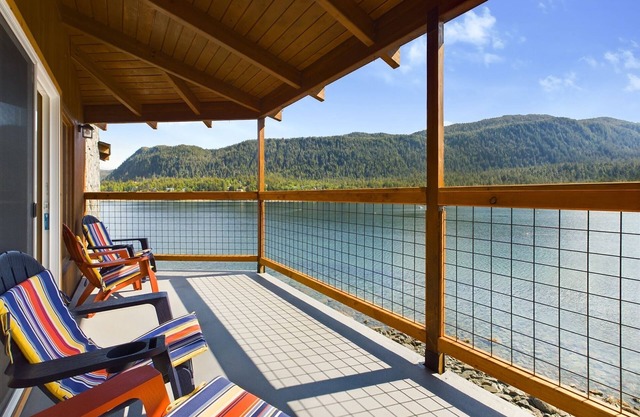 Stunning Oceanfront Home w/Mountain Views!