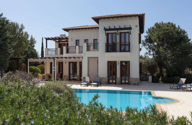 Stunning Panoramic Views and Serene Garden Retreat Paphos Villa 1464