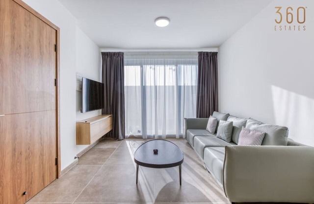 Stunning Penthouse with Large Terrace in St Pauls
